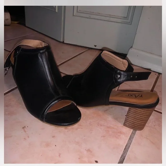 SOLD Taxi black high heel shoes 31 / 10 - Picture 6 of 7